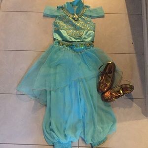 Jasmine costume with shoes size 5/6 Disney